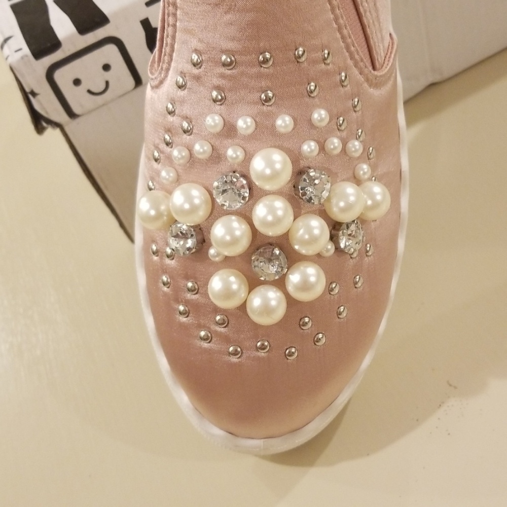 Shoes - Picture 2 of 3